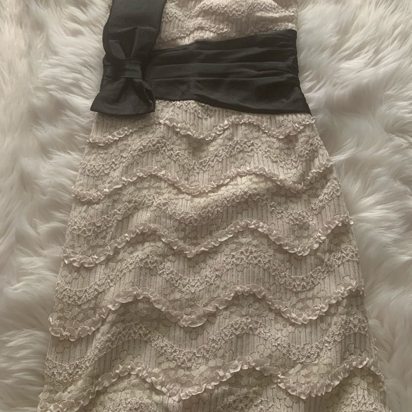 NASTY GAL WHITE LACE DRESS - Picture 2 of 5
